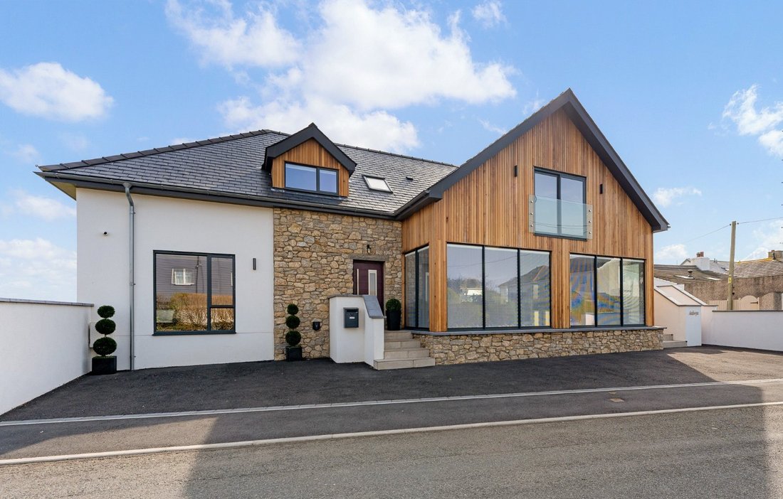 House in Rhosneigr, Wales 1 - 17553050