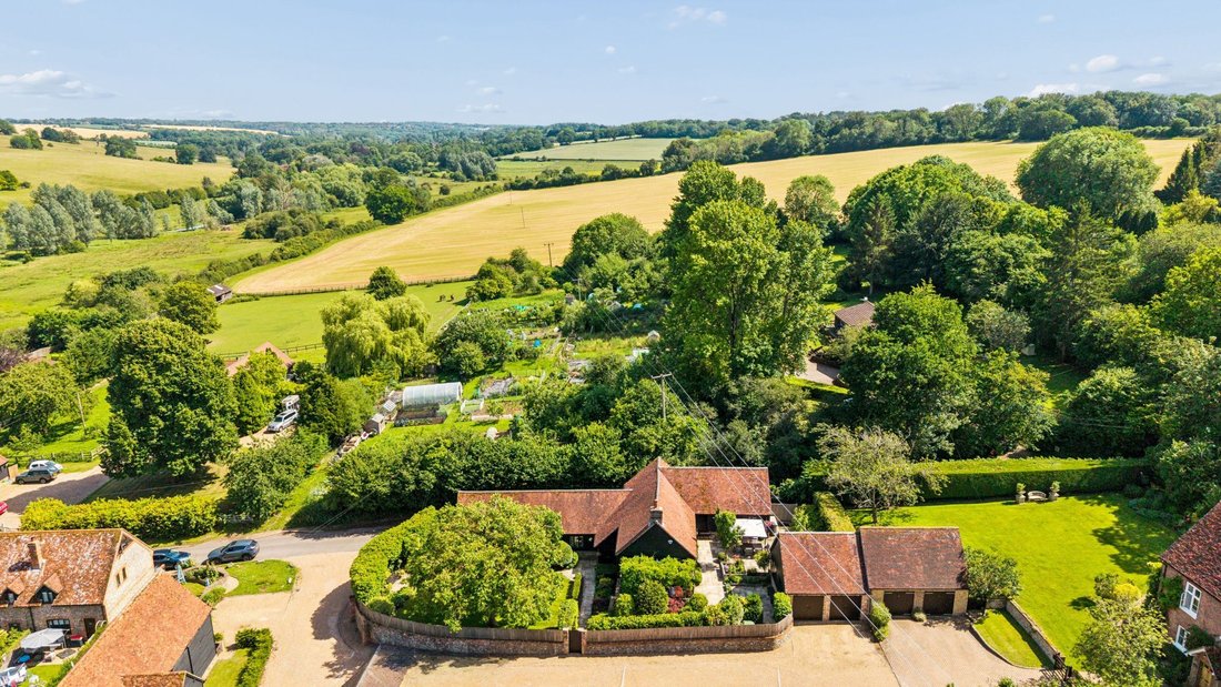 House in Great Gaddesden, Dacorum, England 5 - 18342850