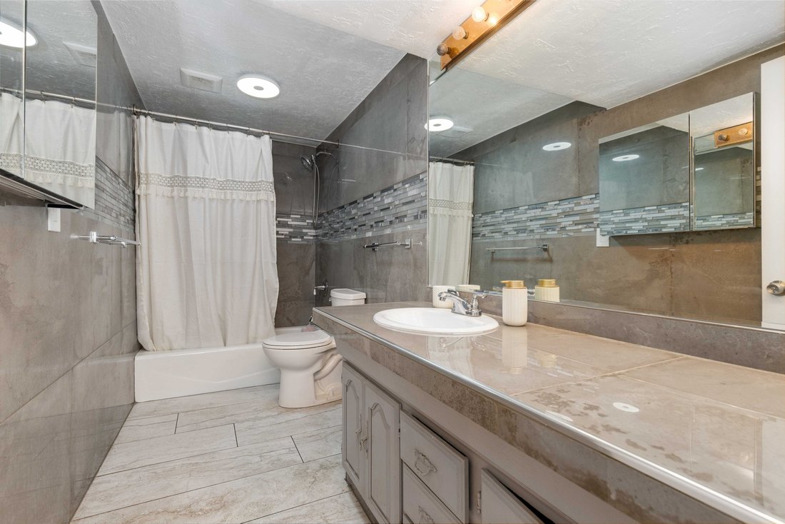 House in Denver, Colorado, United States 5 - 18337275