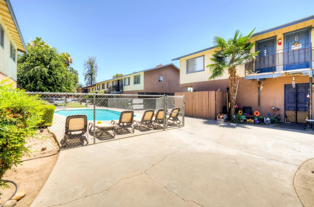 Visalia, California, United States 5 - 18340152