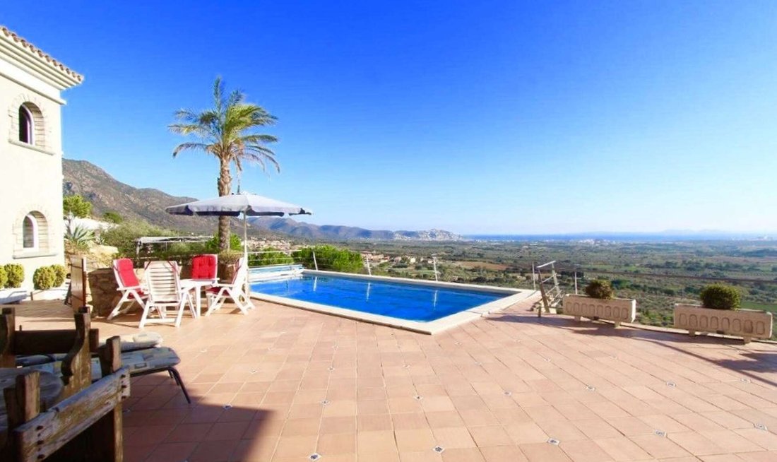 Villa in Palau-saverdera, Catalonia, Spain 4 - 18335904