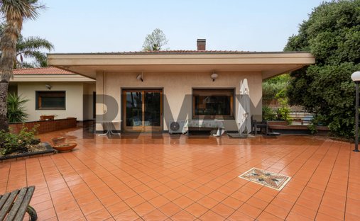 Villa in Trappeto, Catania, Italien 1