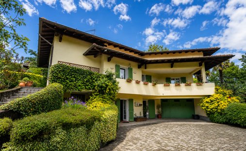 Villa in Velate - Sant'Ambrogio, Varese, Lombardy 1