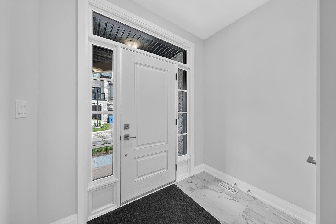 Condo in Guelph, Ontario, Canada 2 - 18342160