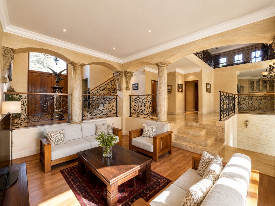 House in Waterkloof, Gauteng, South Africa 3 - 14735565