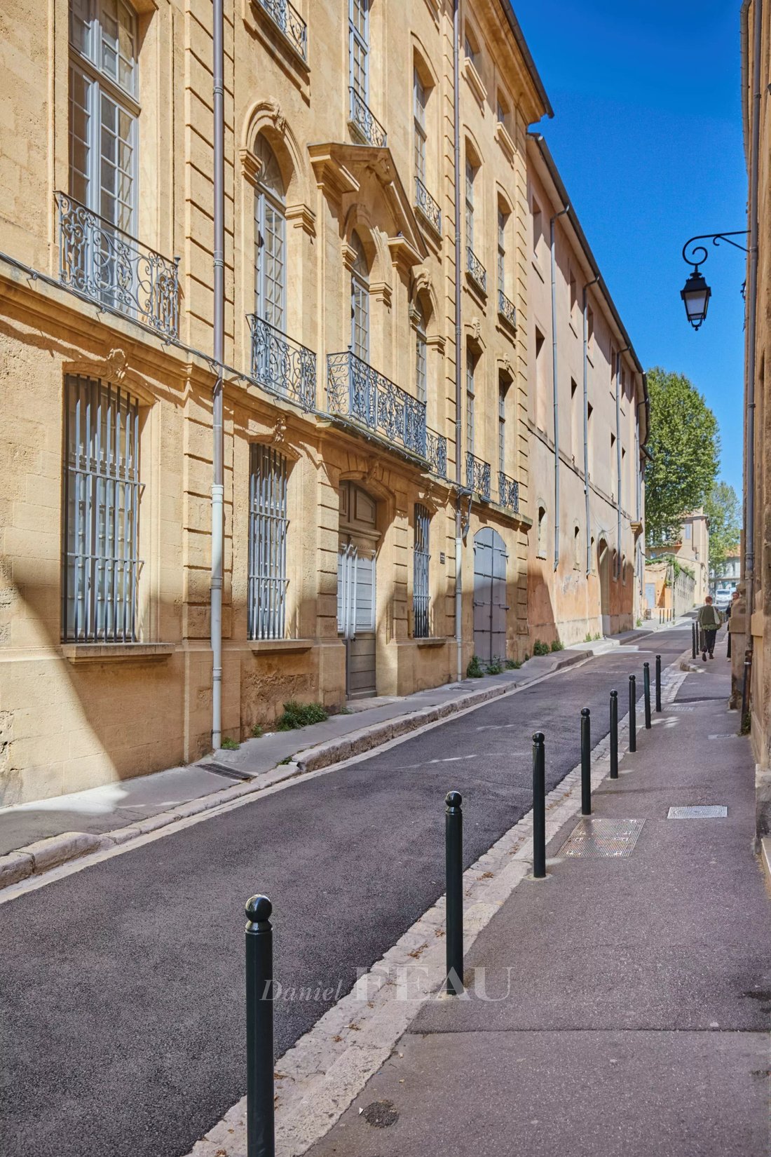 Estate in Comtale-Cente-Cours Mirabeau, Aix-en-Provence, France 3 - 17757872