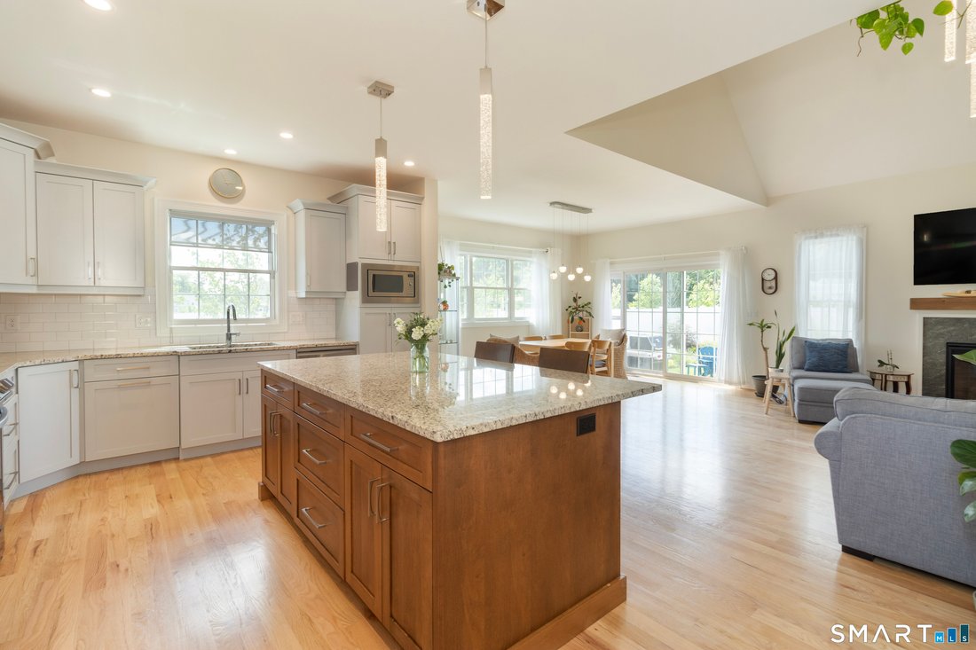 House in Cromwell, Connecticut, United States 5 - 18342255