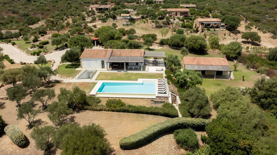 Villa in Golfo Aranci, Sardinia, Italy 2 - 18341660
