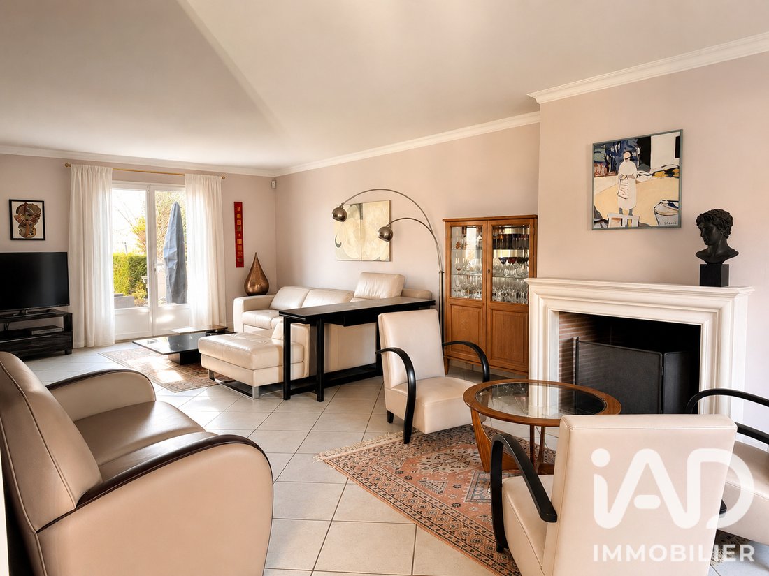 House in Chatou, Ile-de-France, France 2 - 17370352