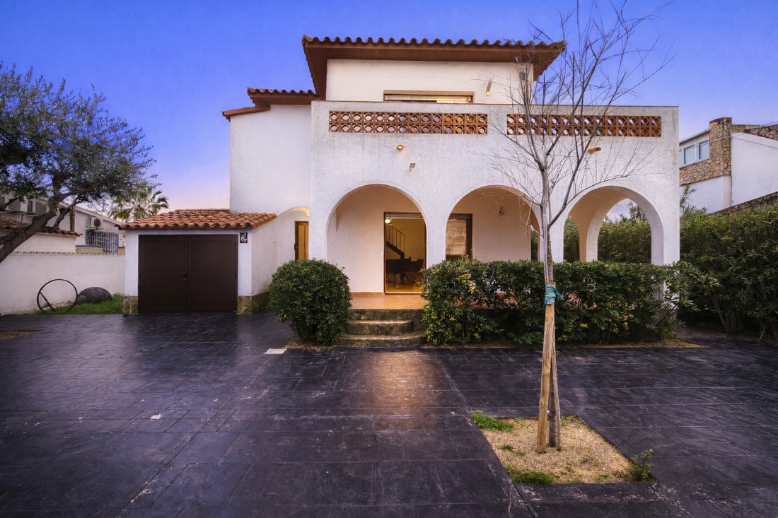House in Empuriabrava, Catalonia, Spain 3 - 18337216