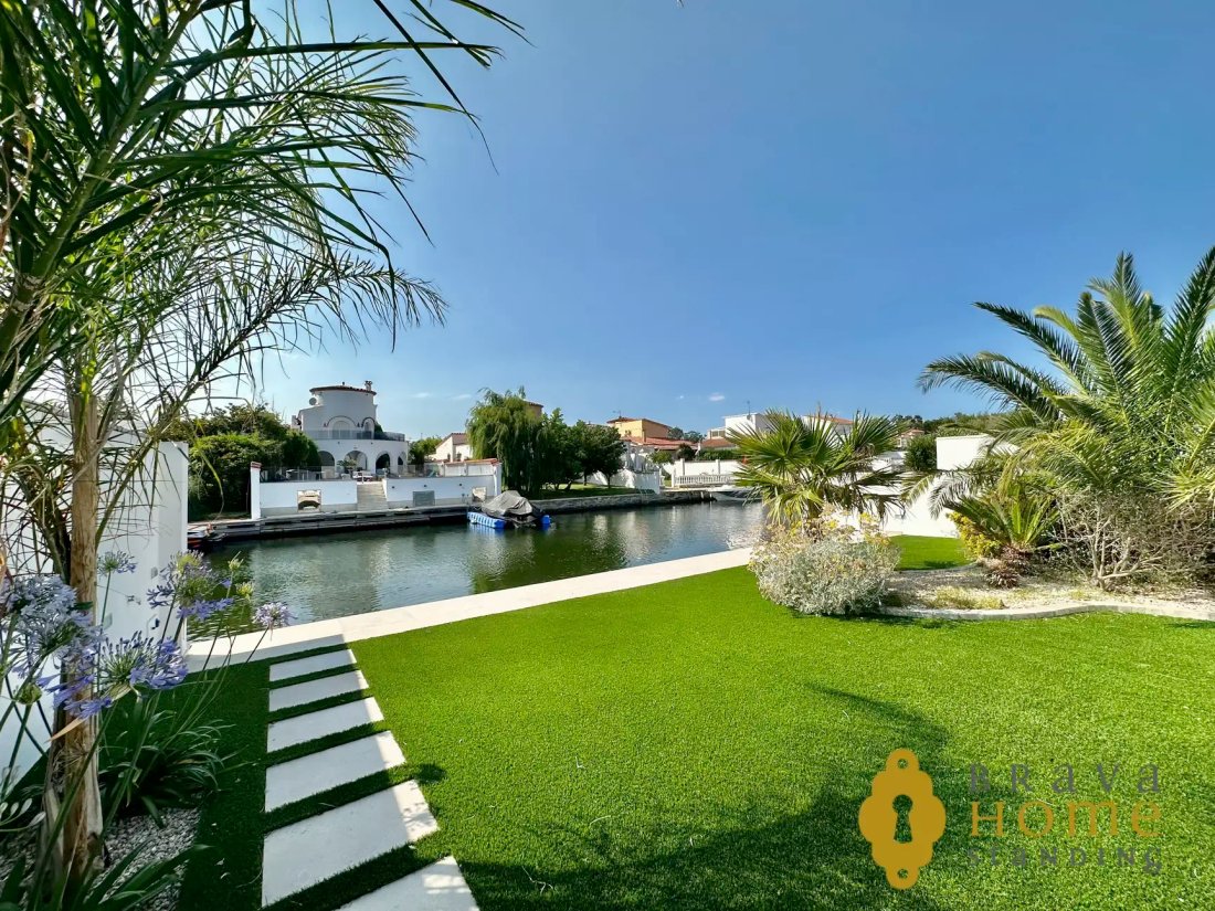Villa in Empuriabrava, Catalonia, Spain 1 - 18335483