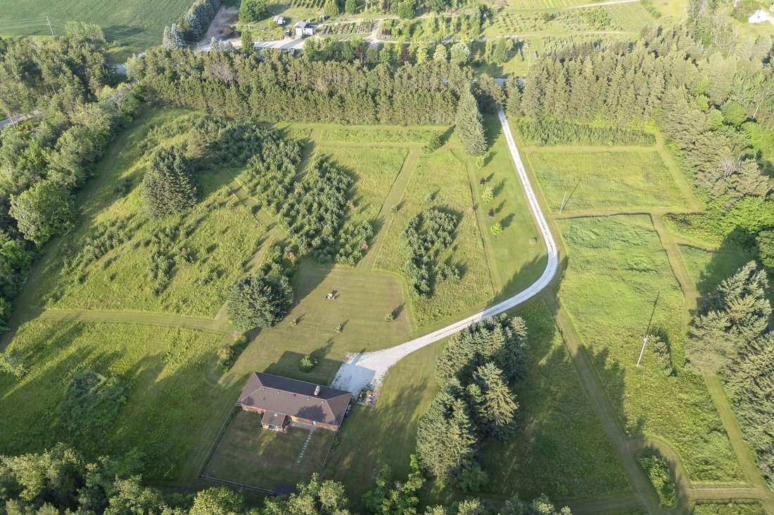 House in Mulmur, Ontario, Canada 3 - 18336653