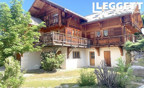 Chalet in Saint-Chaffrey, Provence-Alpes-Côte d'Azur, France 1