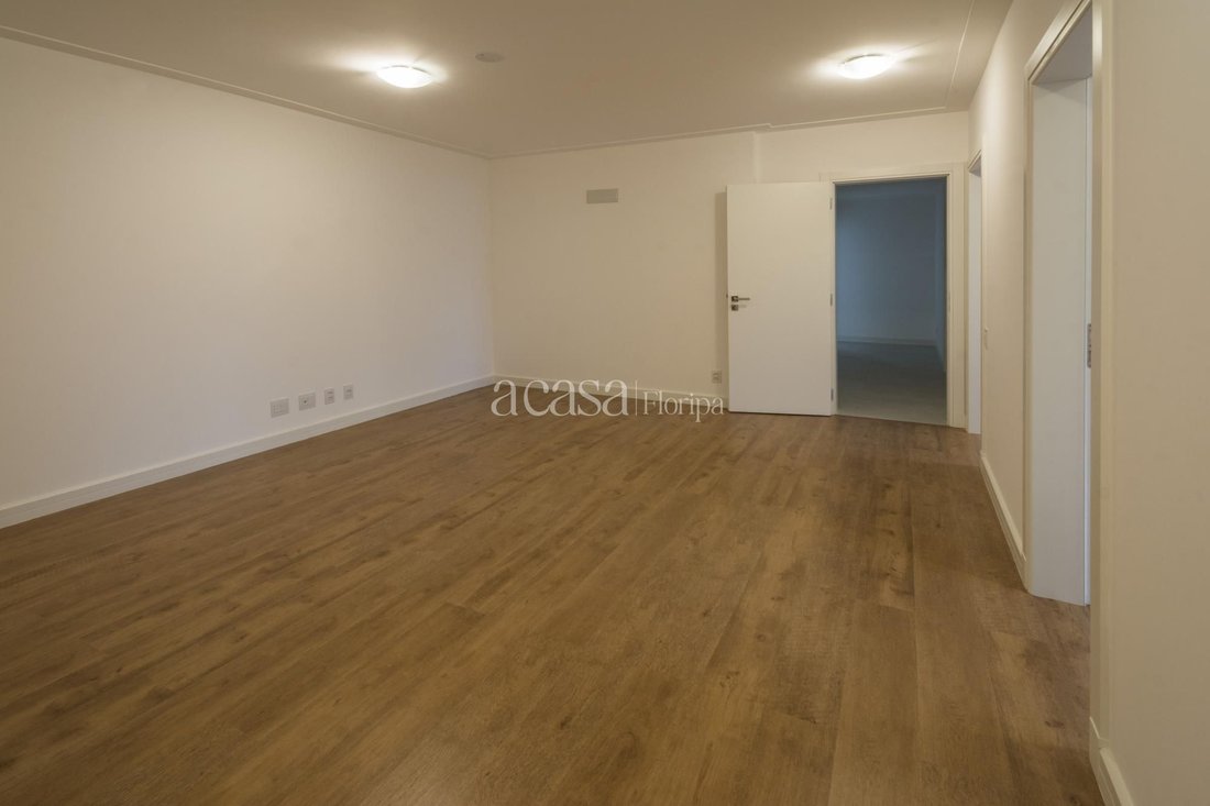 Apartment in Florianópolis, State of Santa Catarina, Brazil 3 - 18341347
