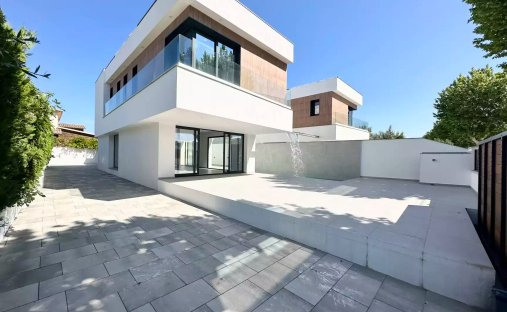 House in Empuriabrava, Catalonia, Spain 1