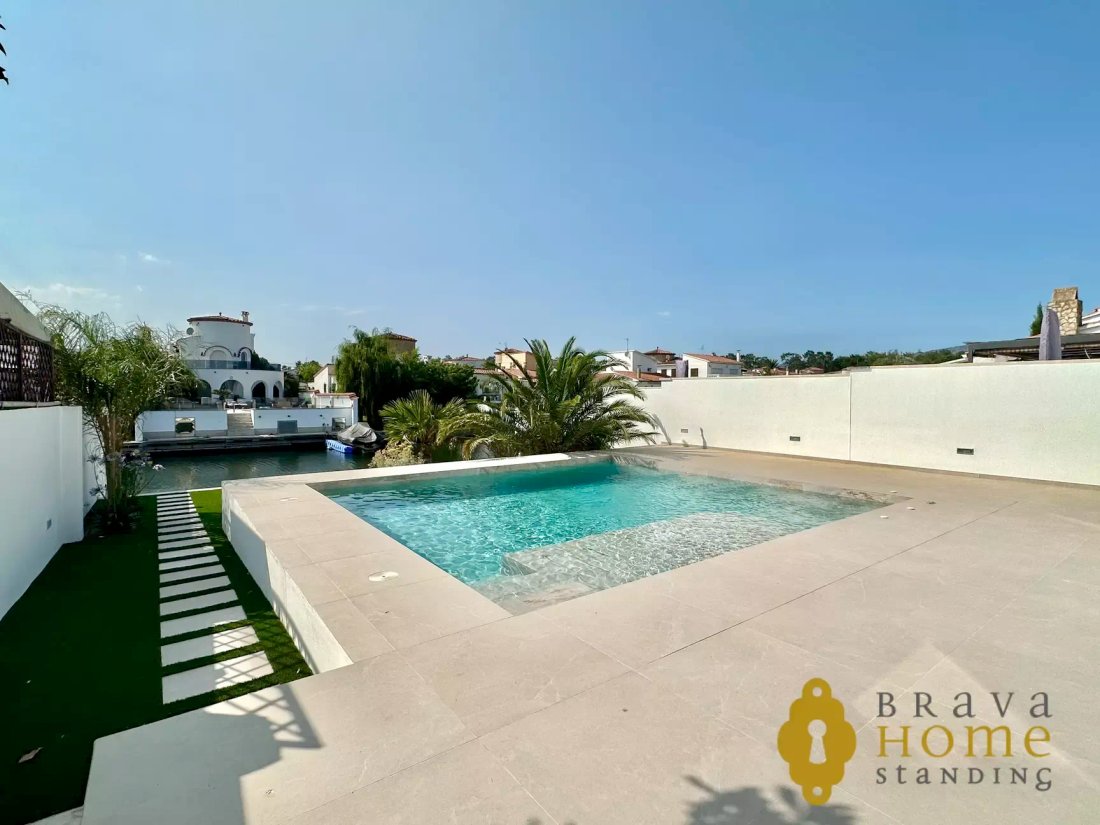 Villa in Empuriabrava, Catalonia, Spain 4 - 18335483