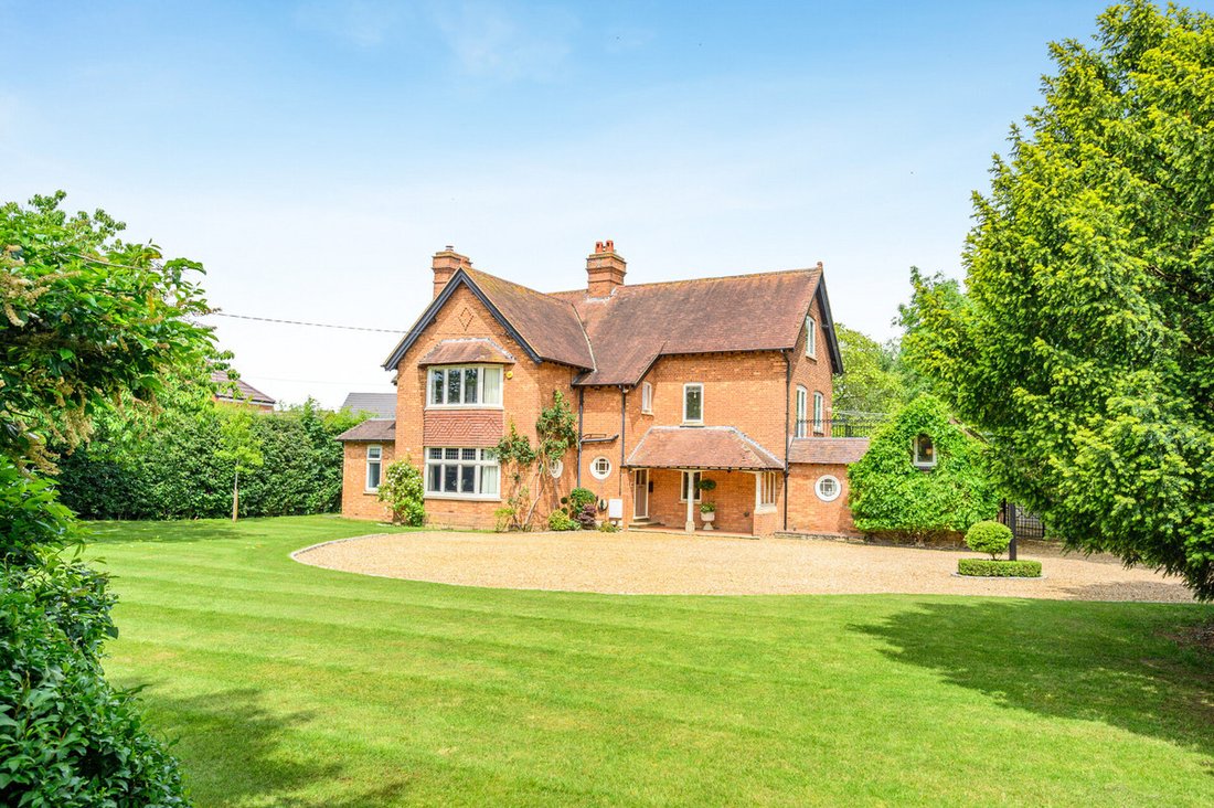 House in Padbury, England 1 - 18342863