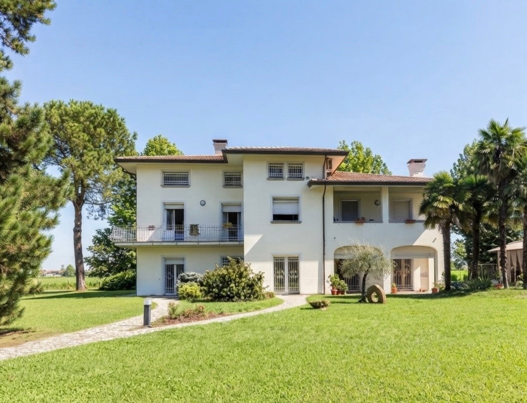 Villa in Annone Veneto, Veneto, Italy 1 - 15326823