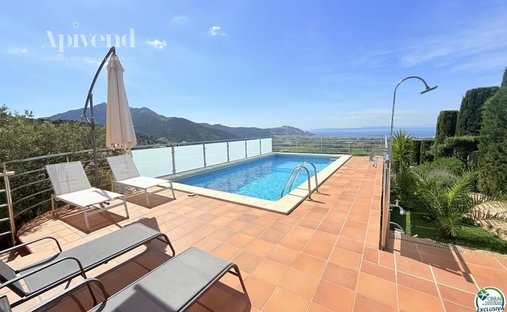 Villa in Roses, Catalonia, Spain 1