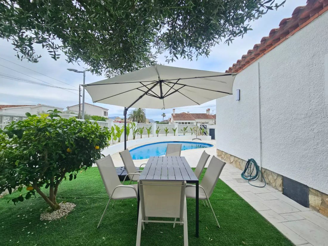 Villa in Empuriabrava, Catalonia, Spain 5 - 18336219