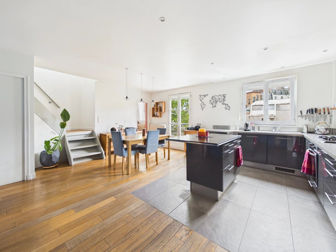 Apartment in Belleville-Saint Maur, Paris 11e Arrondissement, Paris 4 - 18335030