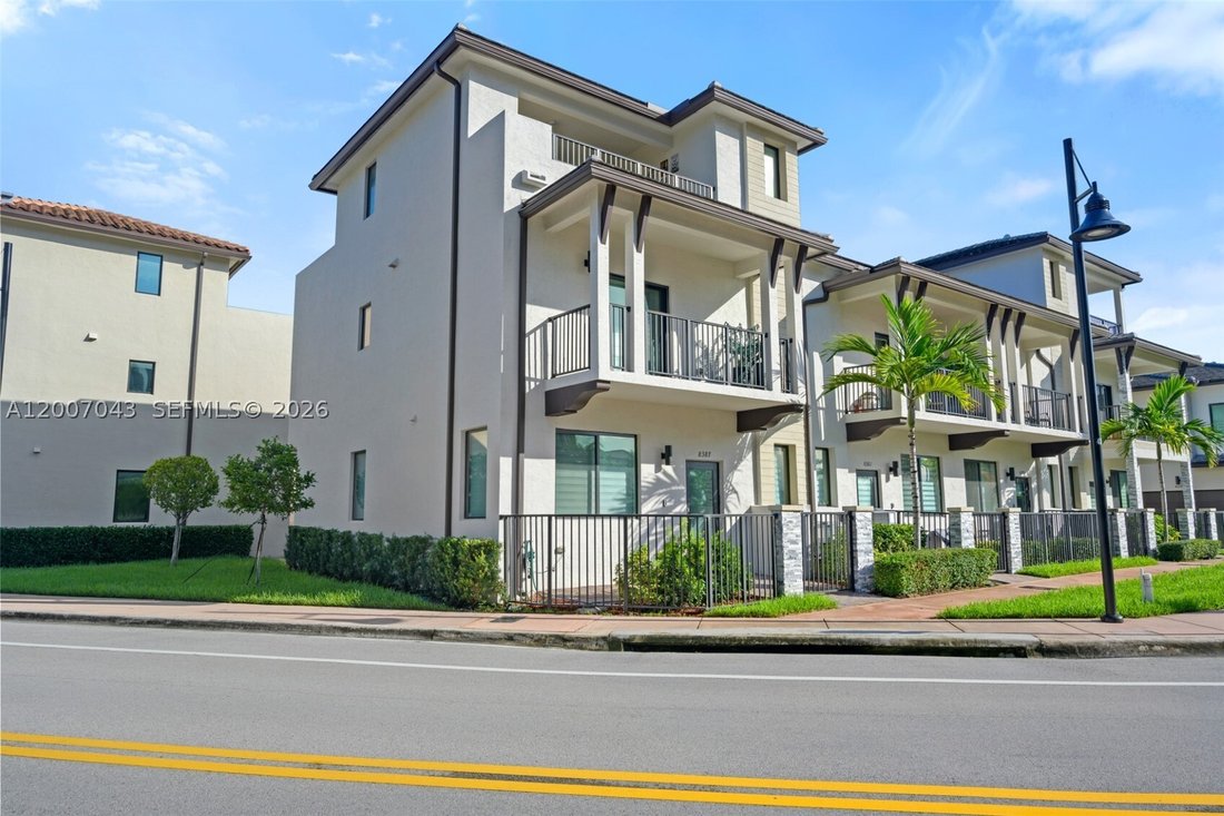 Townhouse in Miami Springs, Florida, United States 1 - 17752081