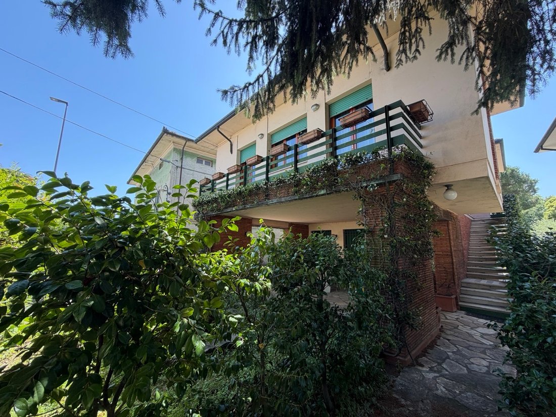 Villa in Historic Center, Lucca, Tuscany 2 - 18342494