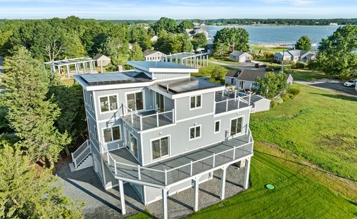 House in Mattapoisett, Massachusetts, United States 1
