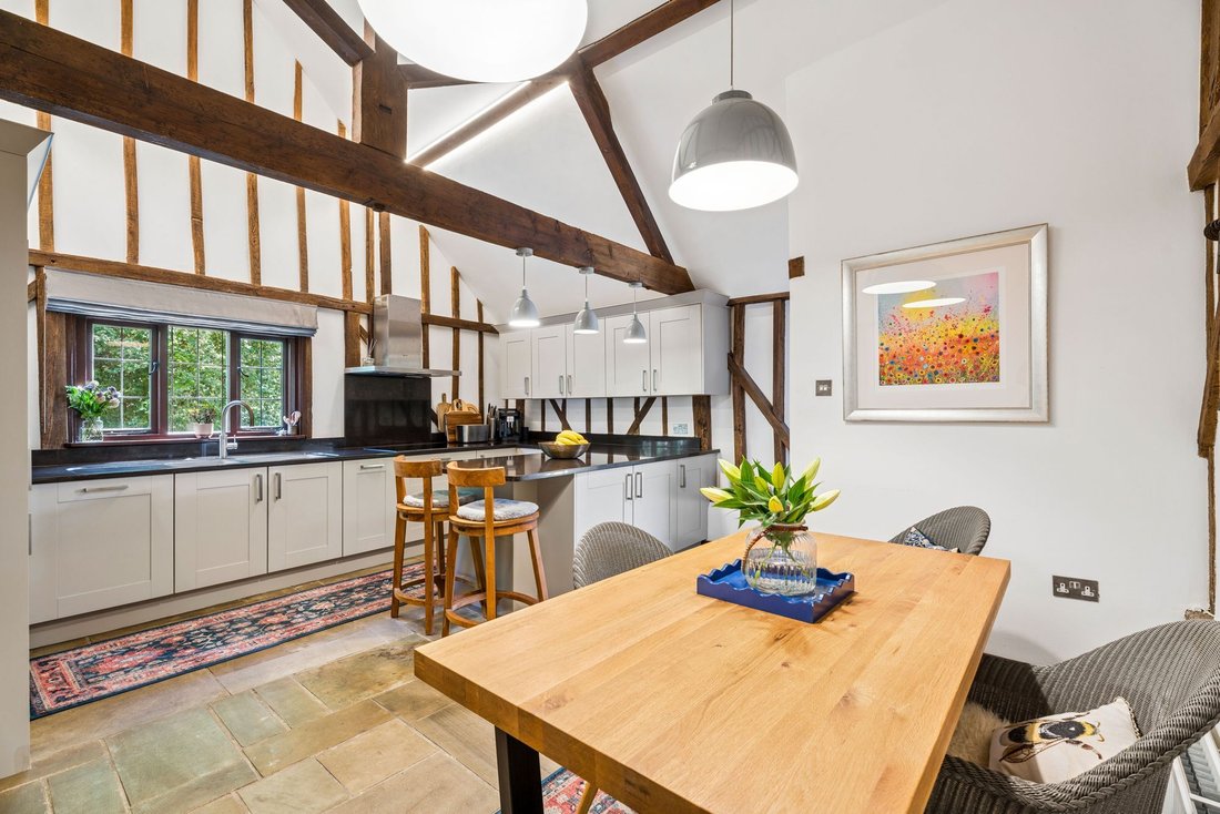 House in Great Gaddesden, Dacorum, England 3 - 18342850