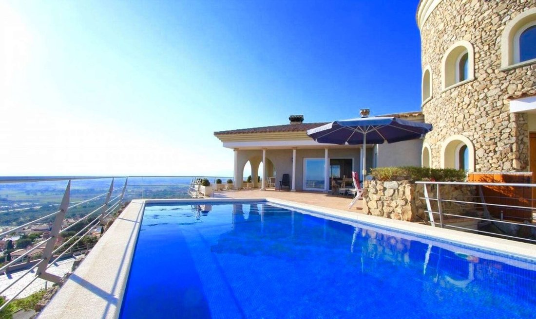 Villa in Palau-saverdera, Catalonia, Spain 1 - 18335904