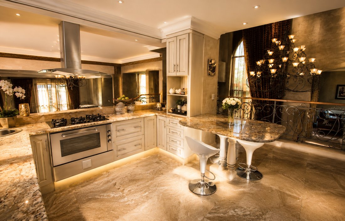 House in Waterkloof, Gauteng, South Africa 5 - 14735565