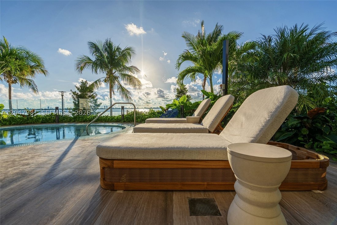 Condo in Miami, Florida, United States 1 - 18340228