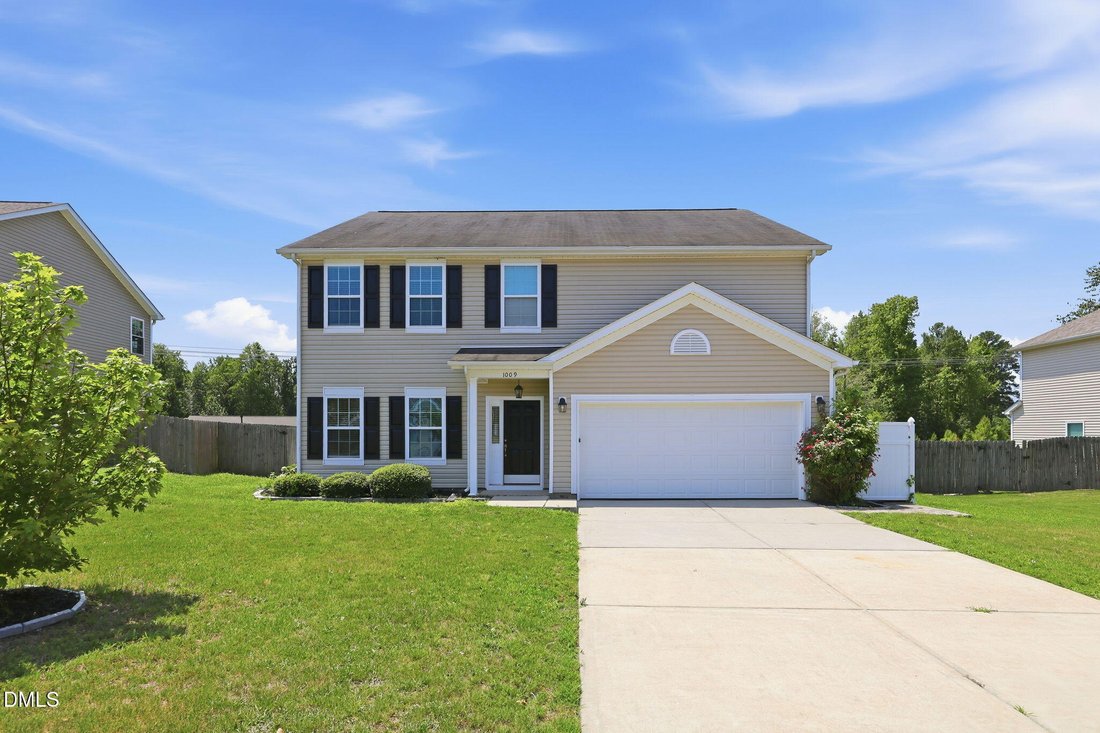 House in Fuquay-Varina, North Carolina, United States 1 - 18340013