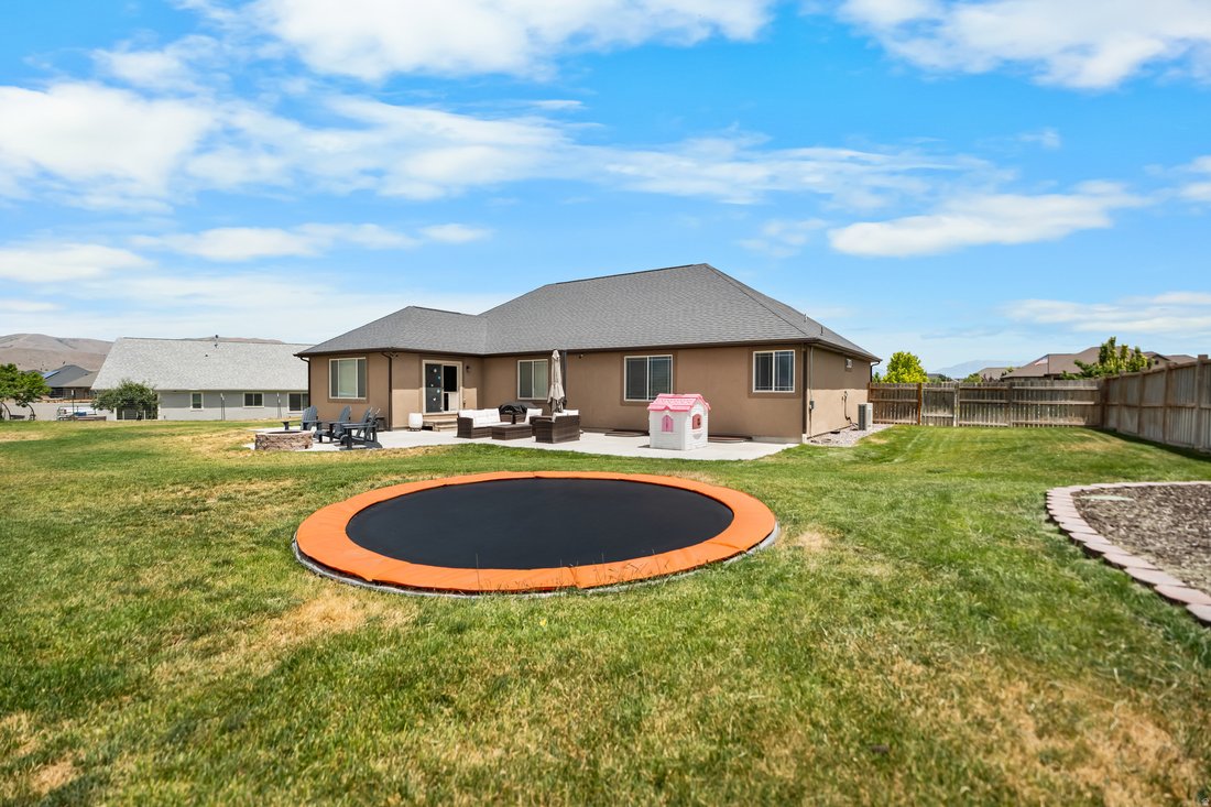 House in Eagle Mountain, Utah, United States 3 - 18339991