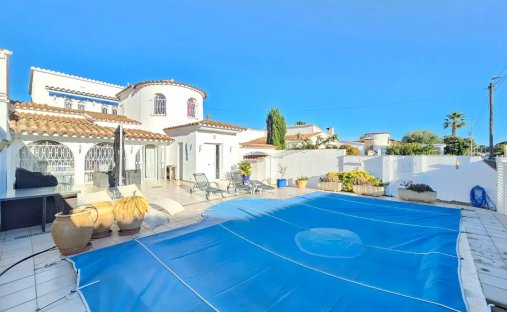 Haus in Empuriabrava, Katalonien, Spanien 1