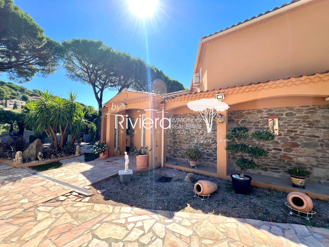 Villa à Nord, Cavalaire-sur-Mer, France 2 - 18335977