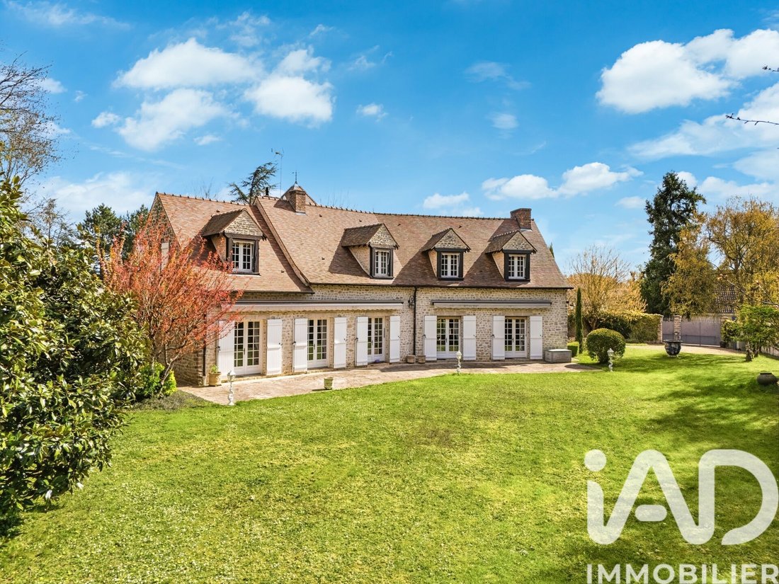 House in Santeny, Ile-de-France, France 1 - 17655220