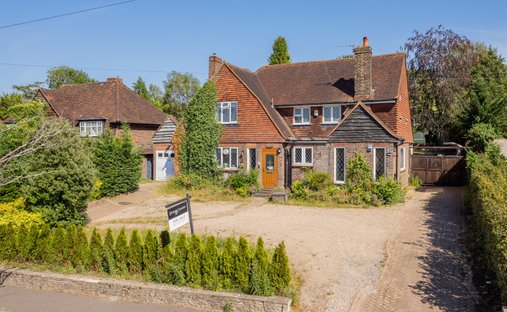 Haus in Nord-Looe, Epsom and Ewell, England 1