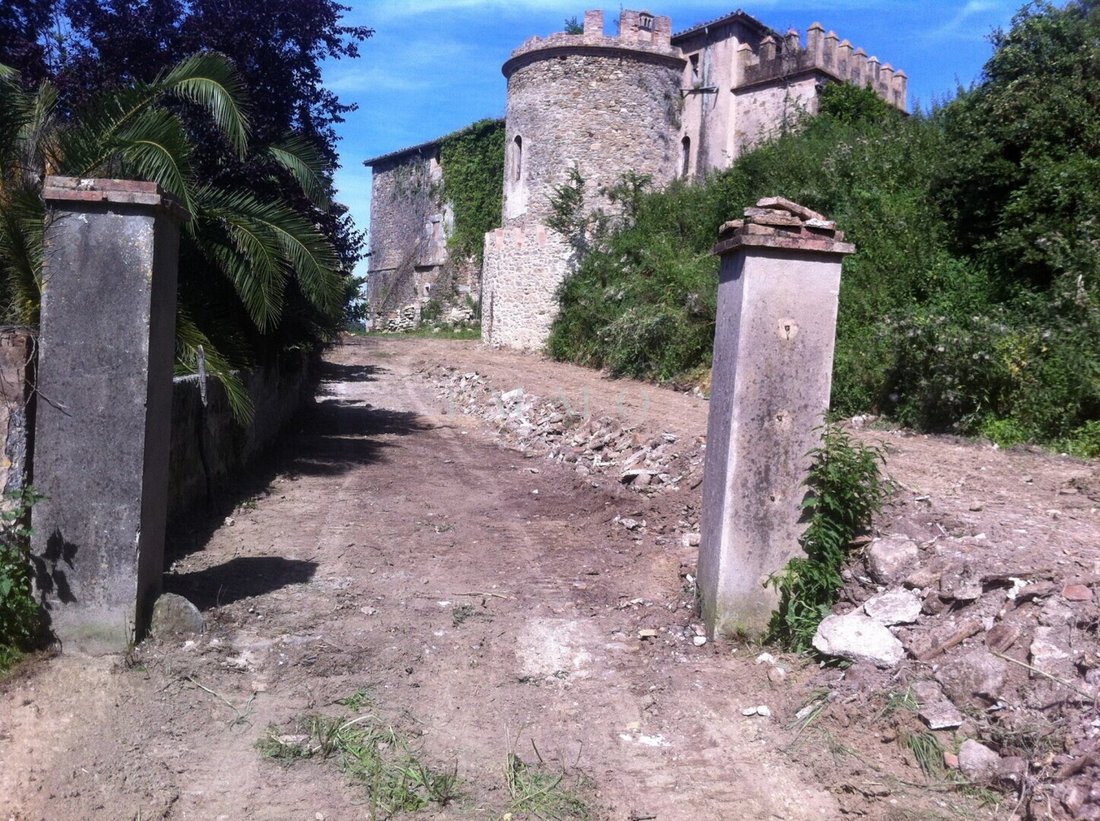Castle in Camós (District), Camos, Spain 2 - 18335130