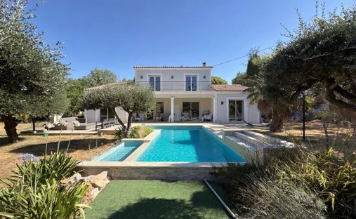 Villa in Saint-Cézaire-sur-Siagne, Provence-Alpes-Côte d'Azur, France 1