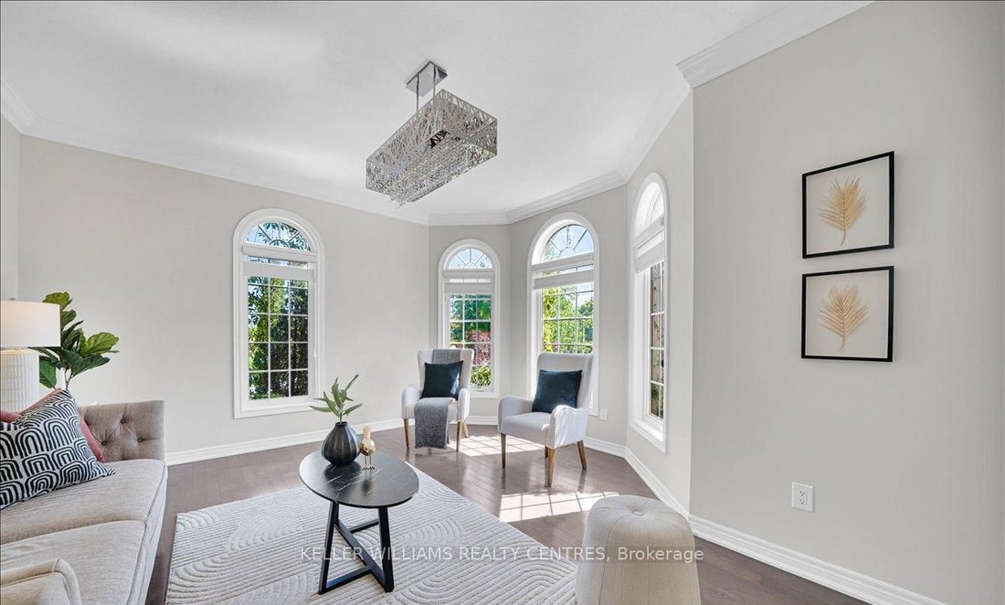 House in Oakville, Ontario, Canada 5 - 18340806