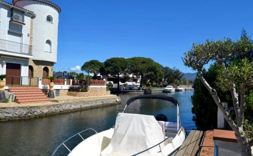 Maison à Empuriabrava, Catalogne, Espagne 1