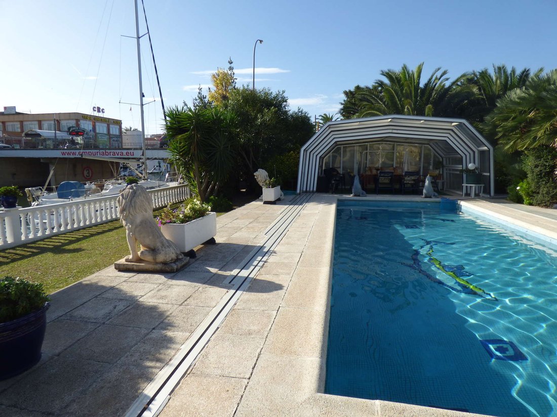Villa in Empuriabrava, Catalonia, Spain 5 - 18337548