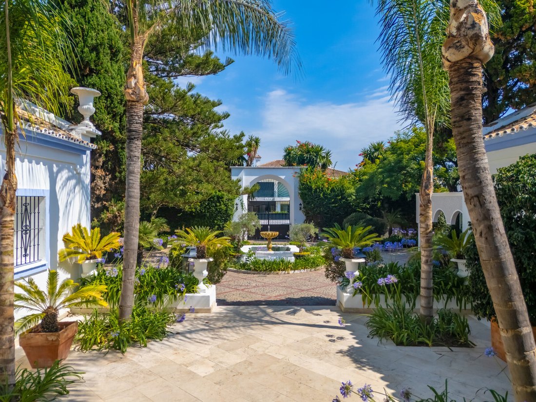 Villa in Guadalmina Baja, San Pedro de Alcantara, Spain 5 - 11085352