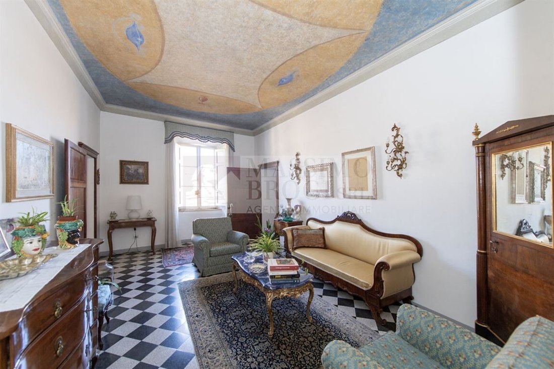Apartment in Historic Center, Siena, Tuscany 1 - 18336377