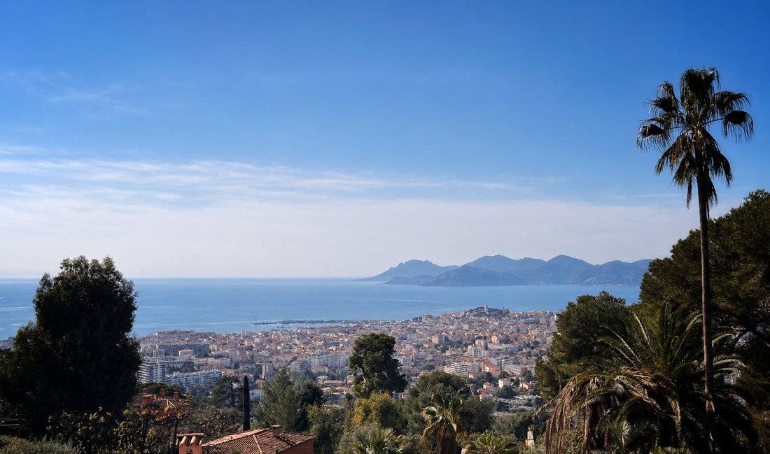 House in Cannes, Provence-Alpes-Côte d'Azur, France 2 - 18336599