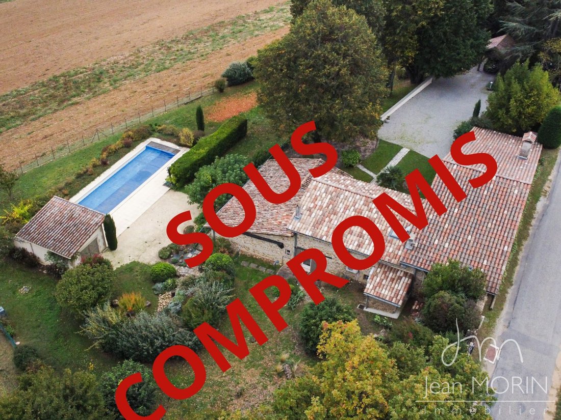 House in Saint-Bardoux, Auvergne-Rhône-Alpes, France 1 - 16812663