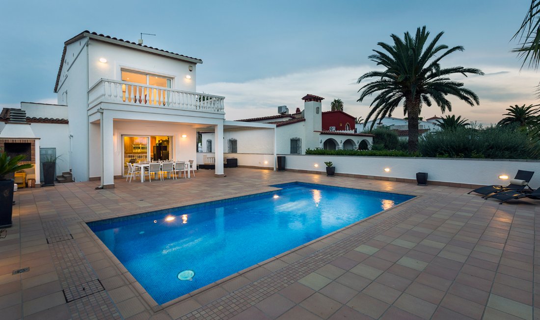 Villa à Empuriabrava, Catalogne, Espagne 3 - 18336734