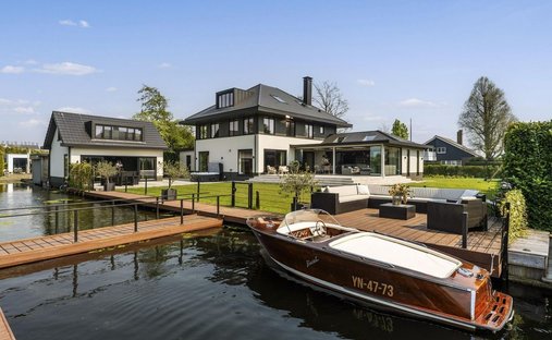 Villa in Vinkeveen, Utrecht, Netherlands 1