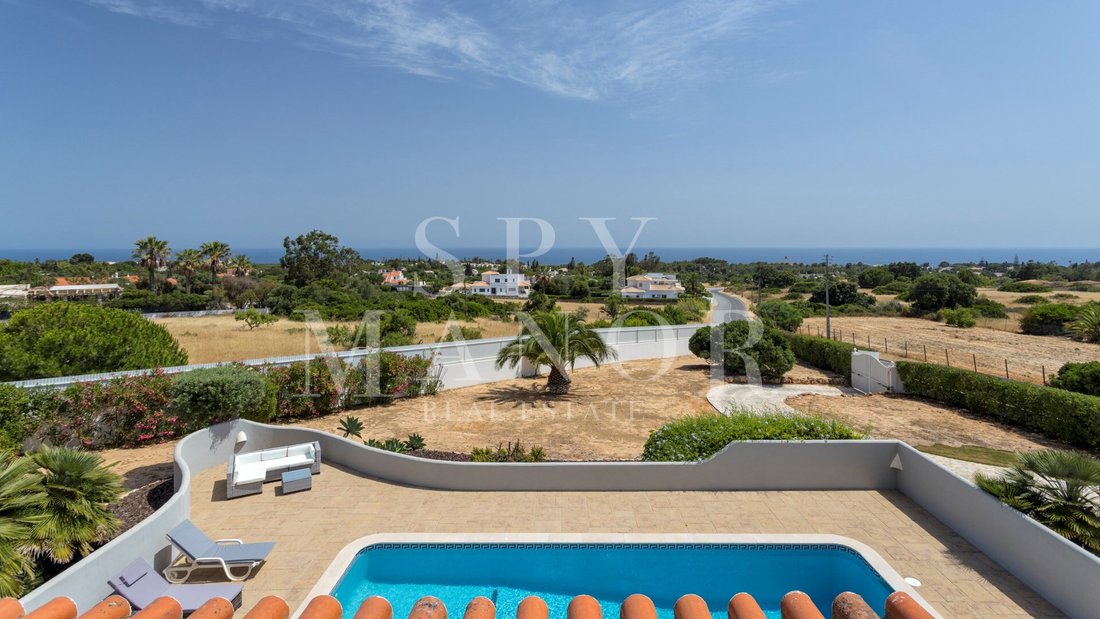 Villa in Lagoa e Carvoeiro, Algarve, Portugal 2 - 18342972